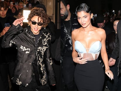 La hermana pequeña del ‘klan’ Kardashian-Jenner y el coprotagonista de ‘Call me by your name’ se conocieron en la semana de la alta costura parisina en enero de 2023. Concretamente en el desfile para Jean Paul Gaultier que en aquella edición diseñó Haider Ackermann (en la imagen, ambos llegando por separados a la cita). Ambos son seguidores declarados de la moda: él es embajador de Cartier y del perfume Bleu de Chanel, mientras que ella influye con su estilo y es responsable, junto a sus hermanas, del furor que en los últimos años se ha desatado por las piezas de archivo de diseñadores como John Galliano, Helmut Lang o Jean Paul Gaultier.