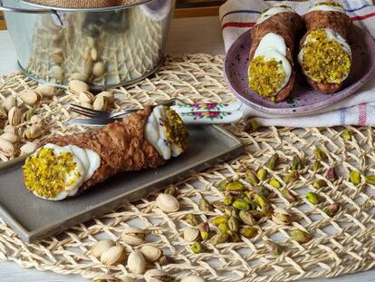 ‘Cannoli siciliani’: la receta de los canutillos rellenos italianos