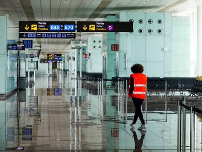 Terminal 1 del aeropuerto de El Prat, en Barcelona, este jueves.