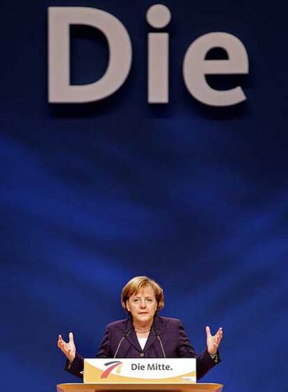 La canciller alemana, Angela Merkel, ayer en el congreso de la CDU.