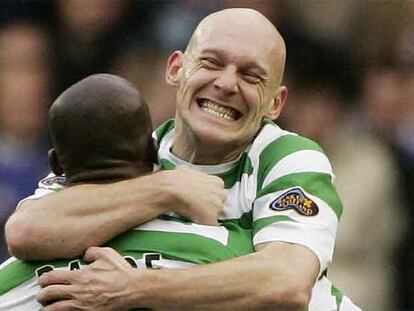 Gravesen celebra un gol marcado por el Celtic.