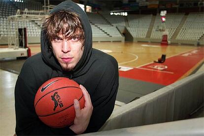 Marc Gasol, en el pabellón de Fontajau, en el que juega su nuevo equipo, el Akasvayu Girona.