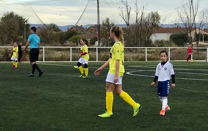 Partido de la liga femenina benjamín-alevín de Aragón entre Prados del Rey Barragán CD y Zaragoza CFF disputado el pasado noviembre en la capital aragonesa.