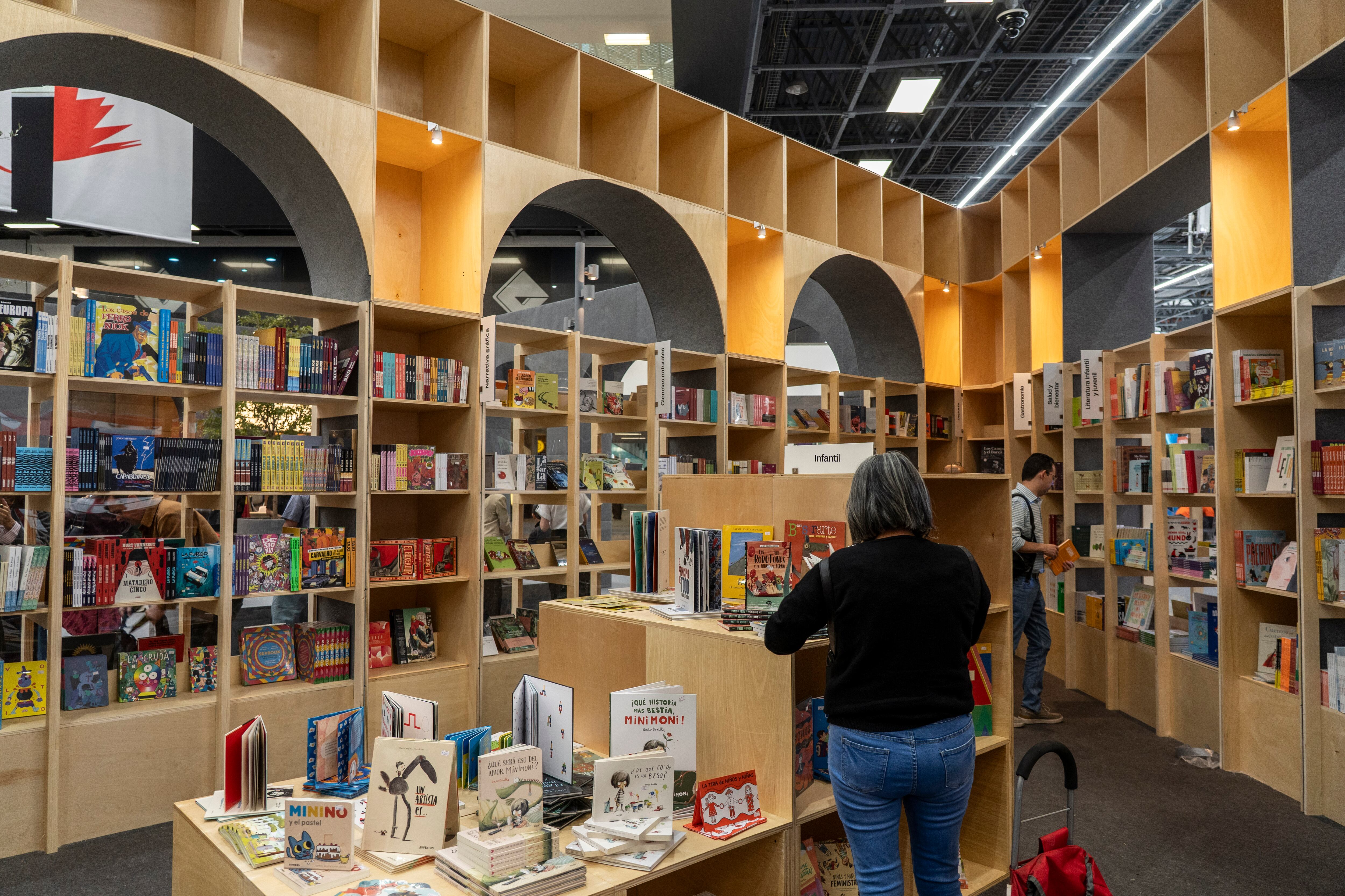 Pabellón de Barcelona, ciudad invitada a la Feria Internacional del Libro de Guadalajara.