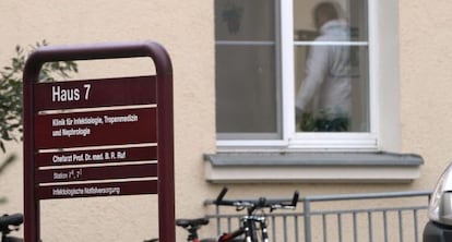 Muere un trabajador de la ONU infectado por &eacute;bola en un hospital de Leipzig (Alemania). 
