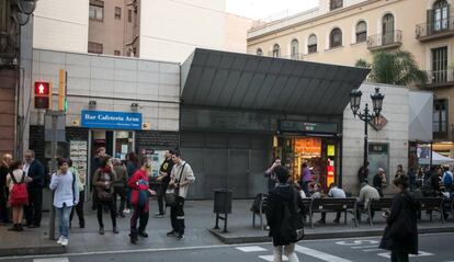 L&#039;estaci&oacute; de metro de Fontana. 