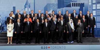 Los líderes de los países del G-20, en la foto de familia. En la segunda fila, al lado de Angela Merkel, el presidente José Luis Rodríguez Zapatero.