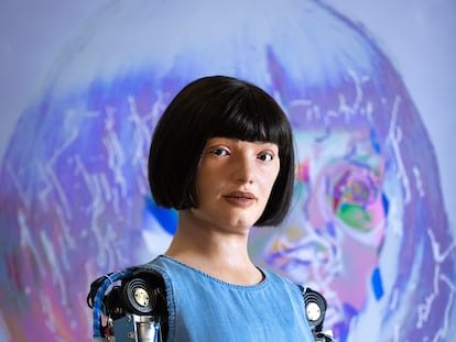 El robot creativo Ai-Da, en el Museo del Diseño de Londres en mayo de 2021.