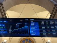 Paneles de la Bolsa de Madrid.