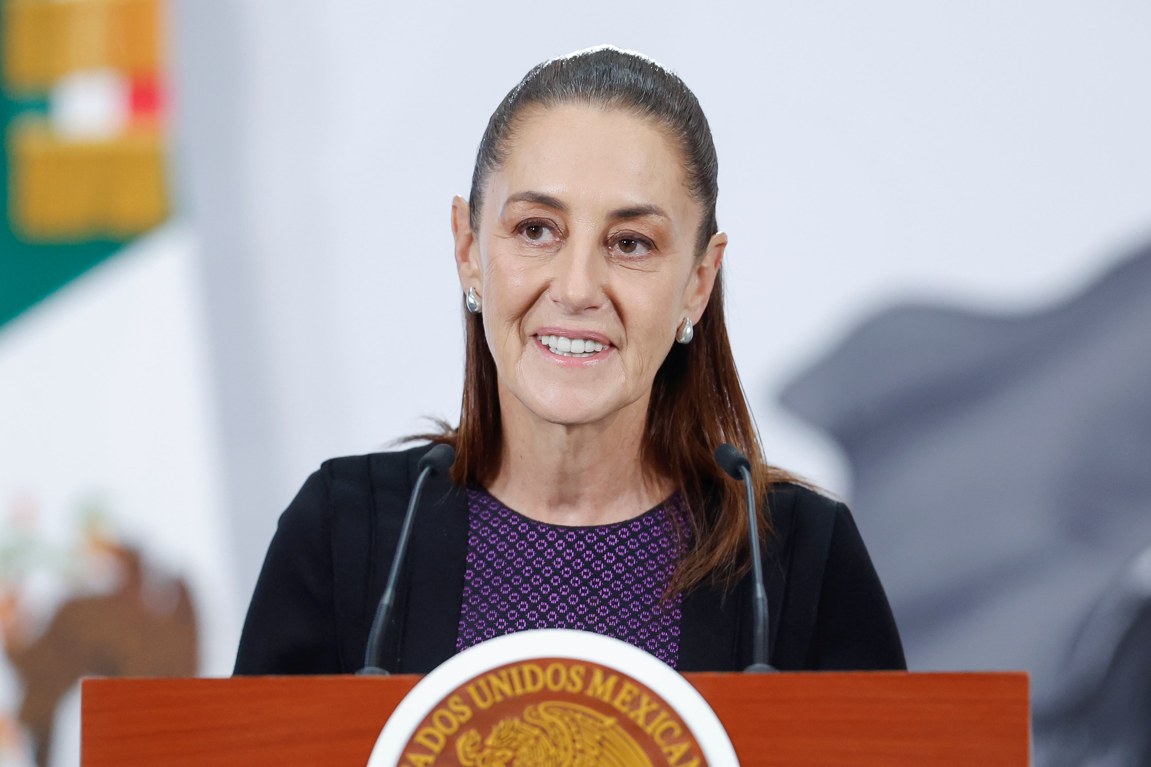 Sheinbaum baraja mantener el calendario escolar original y que solo algunos Estados adelanten las vacaciones