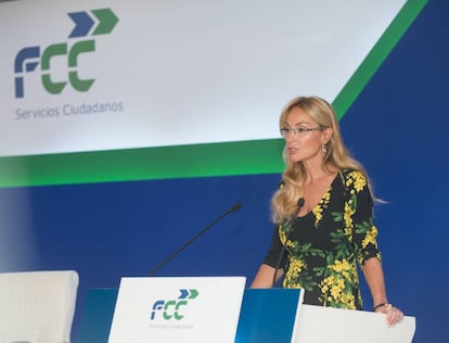 Esther Alcocer Koplowitz. en una junta de accionistas de FCC.