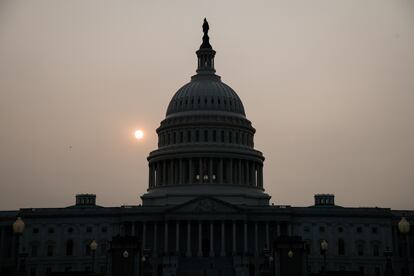 El cielo con bruma en Washington DC, al amanecer de este miércoles. 