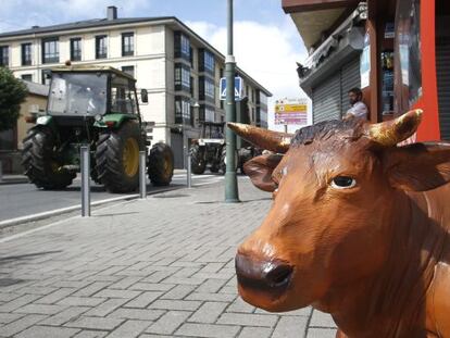 Tractorada de esta semana para pedir un precio mínimo por la leche, a su llegada a Teixeiro (A Coruña).