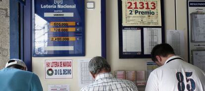 Interior de una administraci&oacute;n de loter&iacute;a.