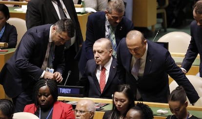 El presidente de Turquía, Recep Tayyip Erdogan (c), durante la apertura de los debates de la Asamblea General de Naciones Unidas, el 25 de septiembre de 2018.