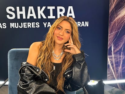USA3336. HOLLYWOOD (FL, EEUU), 23/03/2024.- La cantante colombiana Shakira posa para EFE durante una entrevista este viernes en el Hard Rock Hotel & Casino en Hollywood, en las afueras de Miami, Florida (Estados Unidos). Con la salida al mercado de su décimo segundo álbum 'Las mujeres ya no lloran', Shakira despidió la etapa "más dura" de su vida y abraza ahora con desenfado y cierto orgullo una nueva era de romance, sensualidad, libertad y poderío. EFE/ Alicia Civita
