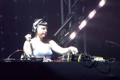 Un momento de la actuación de Miss Kittin.