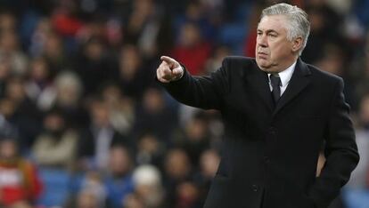 Ancelotti, durante el partido liguero contra el Valladolid.