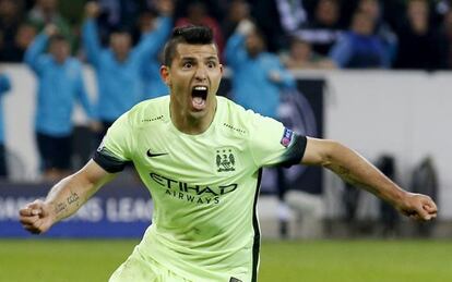 Agüero celebra el gol de la victoria del City.