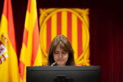 La presidenta del Parlament, Laura Borràs, en la sesión de control, en el Parlament, el pasado día 8. David Zorrakino (Europa Press)