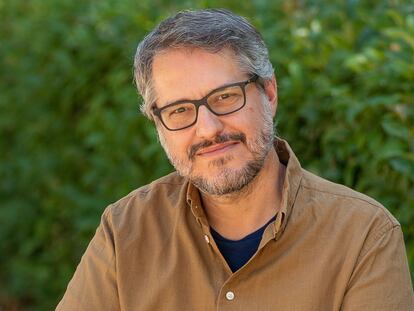 Rafael Salmerón (Madrid, 1972) ha conquistado el Premio Nacional de Literatura Infantil y Juvenil 2022 con su libro 'La rama seca del cerezo' (Anaya).