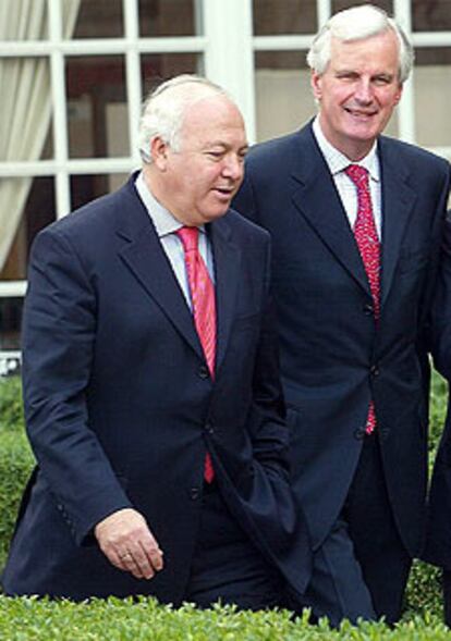 Miguel Ángel Moratinos y Michel Barnier, ayer en Roma.