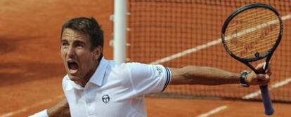 Tommy Robredo celebra un golpe ganador en el partido contra Philipp Kohlschreiber.