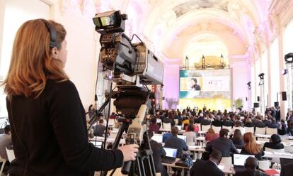 Un momento del encuentro, en una de las salas del Petit Palais convertida en auditorio.