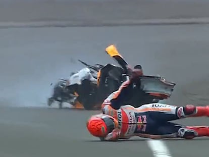 Marc Márquez, durante el accidente que sufrió el pasado domingo en el circuito de Mandalika.