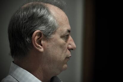 Ciro Gomes em seu apartamento na Santa Cecília, em São Paulo.