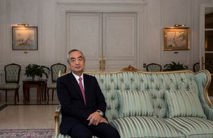 El embajador de Japón en España, Kenji Hiramatsu, en su residencia oficial en Puerta de Hierro (Madrid).