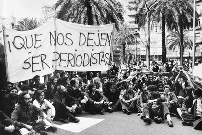 Primera manifestación autorizada de periodistas en 1976.