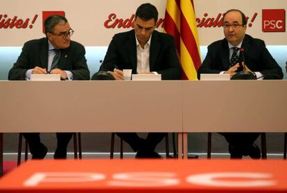 Ros, Sánchez e Iceta, esta mañana en Barcelona.