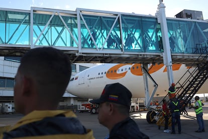 Migrantes venezolanos llegan al aeropuerto internacional Simón Bolívar, en Maiquetia (Venezuela), en diciembre de 2025.