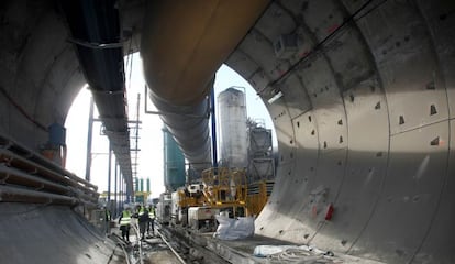 Túnel del Perthus, entre España y Francia, cuando estaba en la recta final de su construcción.