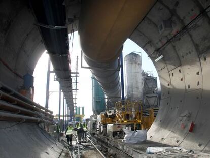 Túnel del Perthus, entre España y Francia, cuando estaba en la recta final de su construcción.