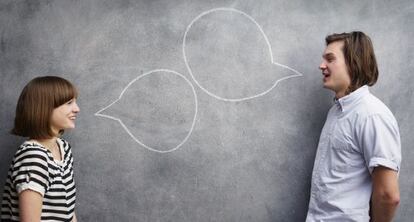 Practicar con nativos es básico para educar el oído.