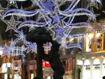 Las calles madrileñas se iluminan para Navidad