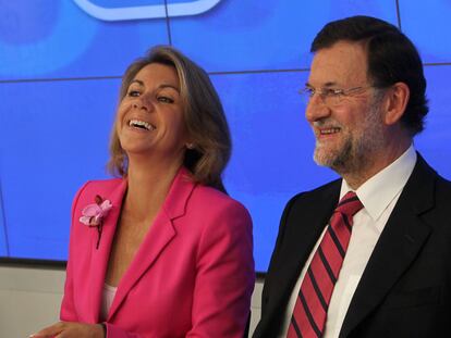 Dolores de Cospedal y Mariano Rajoy, durante la reunión ayer de la junta directiva nacional.