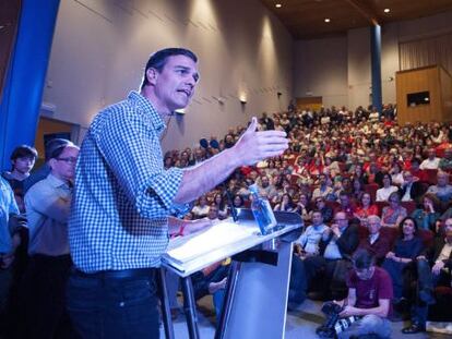 El exsecretario general del PSOE Pedro S&aacute;nchez, durante el encuentro con militantes celebrado esta semana en el Edificio Polit&eacute;cnico del Campus Universitario de Ourense.