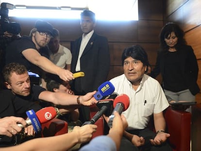 Bolivian President Evo Morales talks to journalists on July 3, 2013 at the airport of Schwechat, near Vienna.