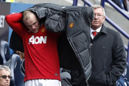 Wayne Rooney, sustituido por molestias.