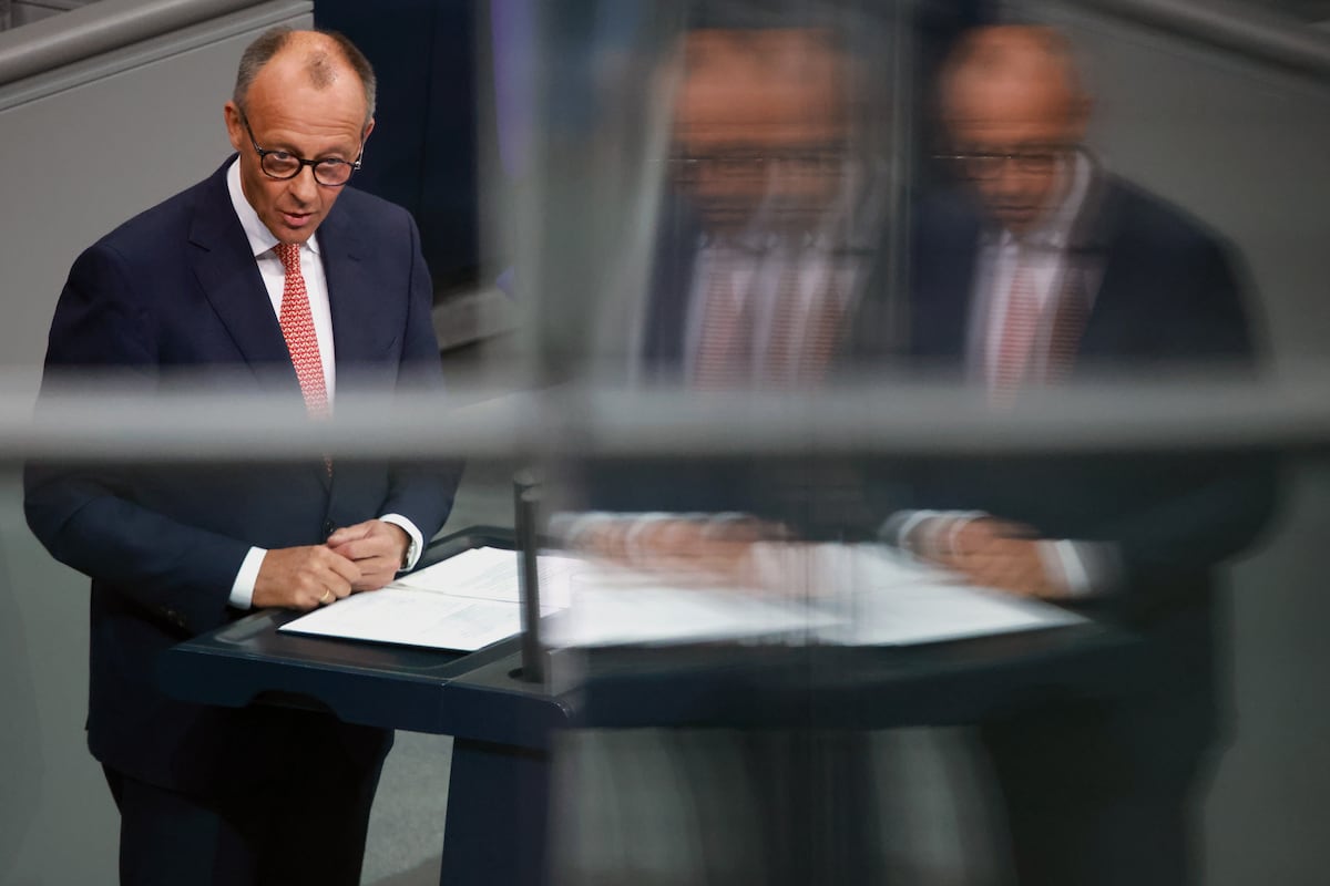 Merz defiende en su primer examen parlamentario el aumento del gasto en defensa y de la deuda