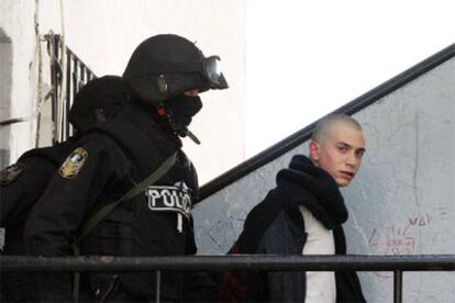 La policía detiene al presunto autor del secuestro de su hija de dos años en un barrio de Málaga.