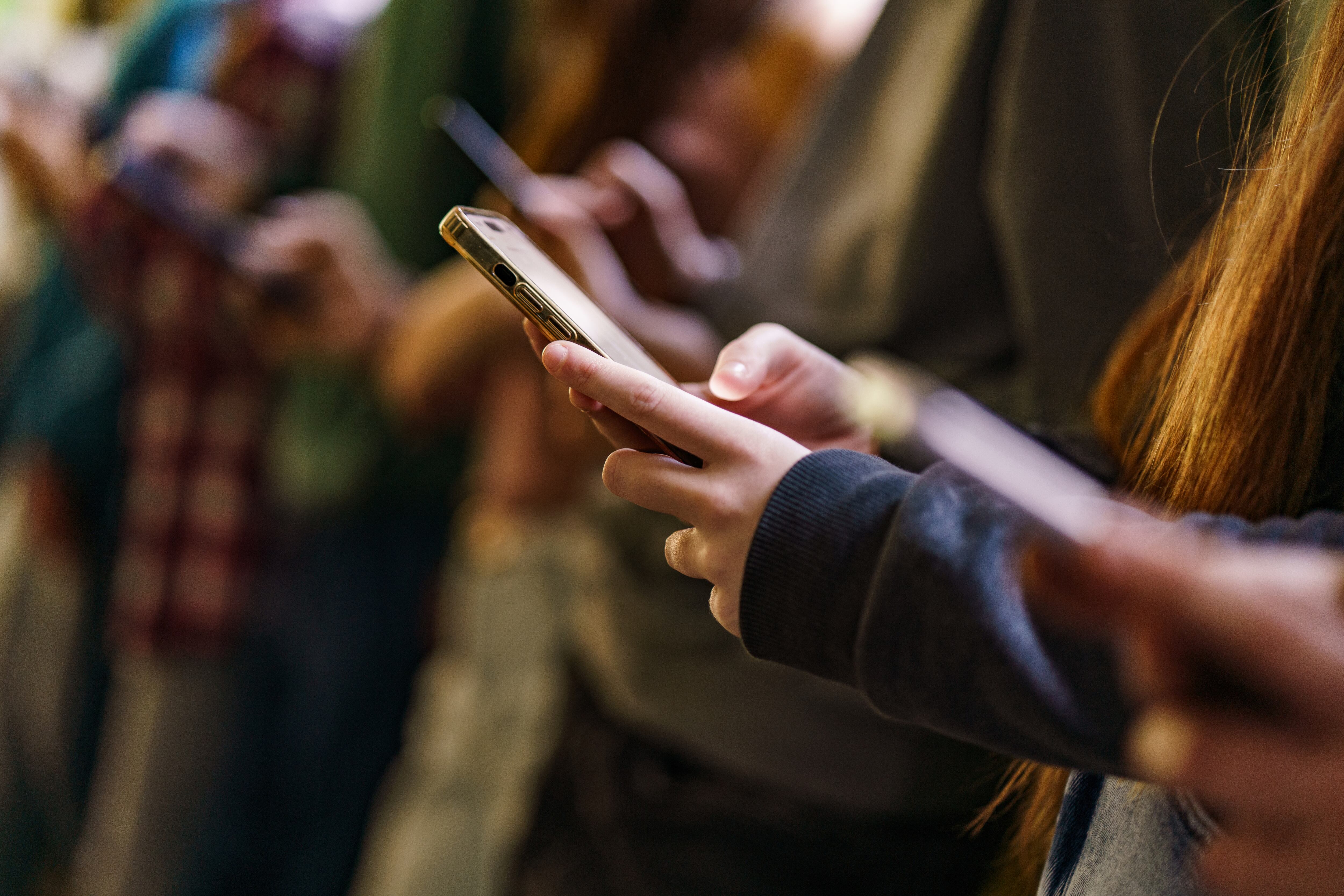 Usuarios de telefonía móvil. 