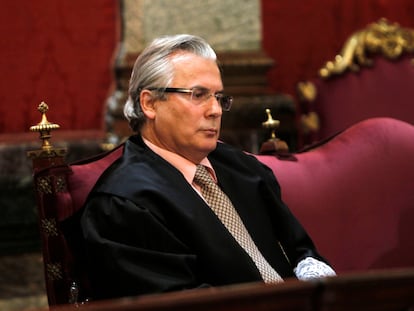 El juez Baltasar Garzón, en el Tribunal Supremo, en Madrid, en la primera jornada del juicio por prevaricación en 2012.