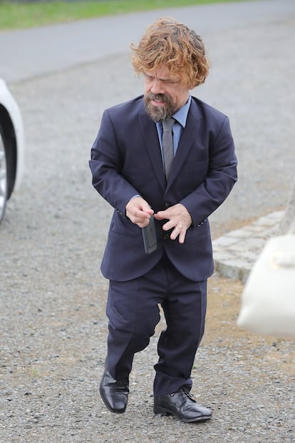 Peter Dinklage no se quiso perder la boda de sus compañeros de la serie de HBO.