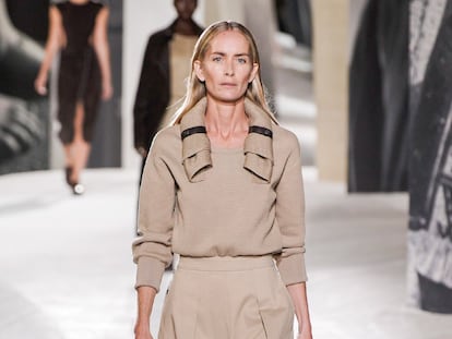 Hermès se suma al ‘nuevo confort’ y apuesta por una primavera de estilismos a un solo color