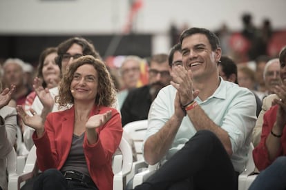 Pedro Sánchez y Meritxell Batet en el mitin en L'Hospitalet de Llobregat.