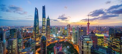 Una imagen del centro financiero de Shanghái (China).